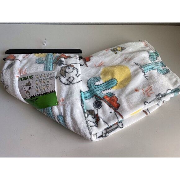 Peanuts Snoopy Woodstock Plush Throw Blanket Boy Scouts Desert  Cactus 50 X 70” - Picture 2 of 14